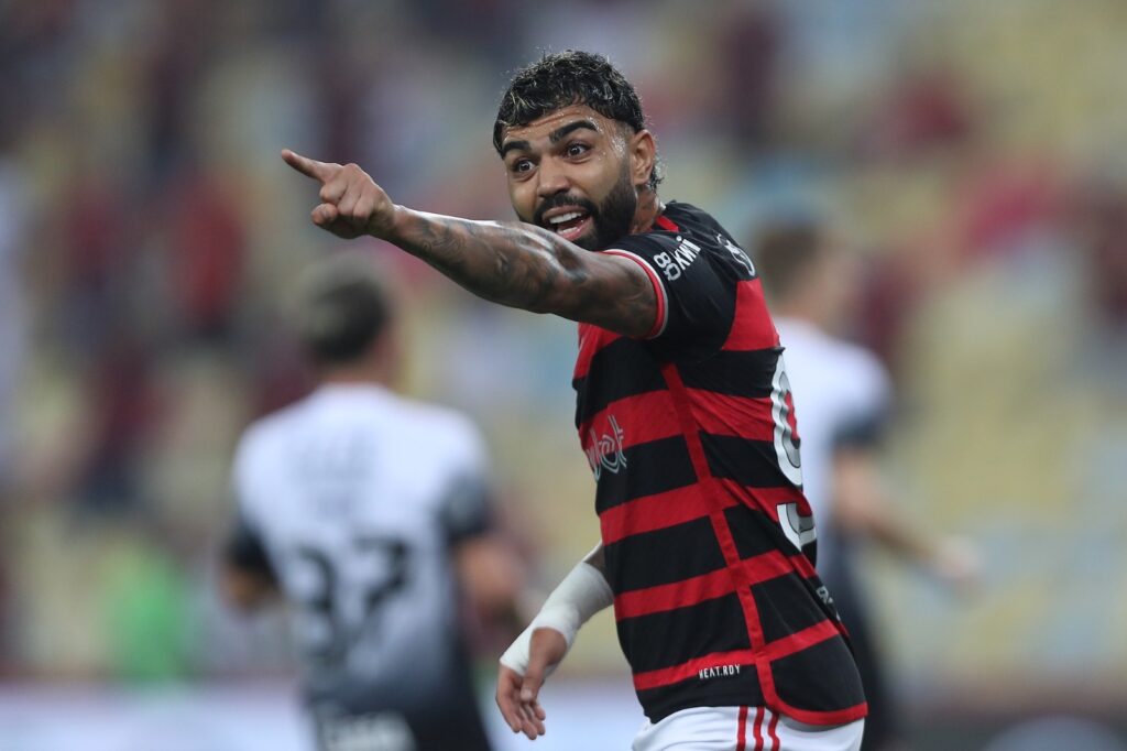 Gabriel Barbosa, do Flamengo, reage durante jogo de ida das semifinais da Copa do Brasil entre Flamengo e Corinthians, no Estádio do Maracanã