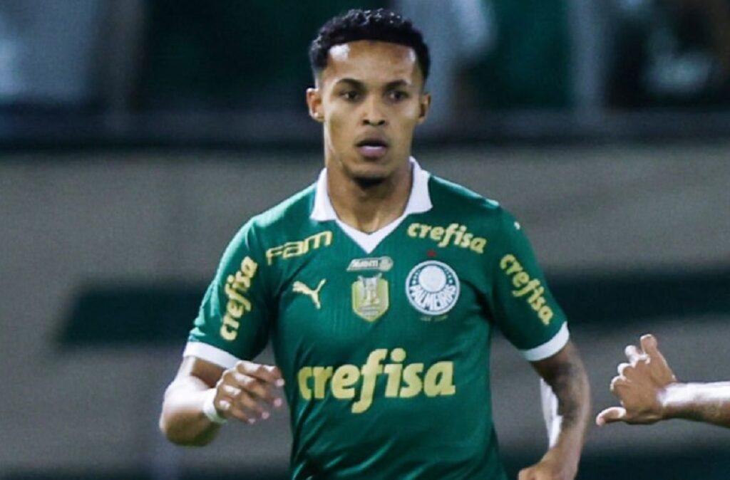 lazaro-ex-flamengo-em-acao-pelo-palmeiras