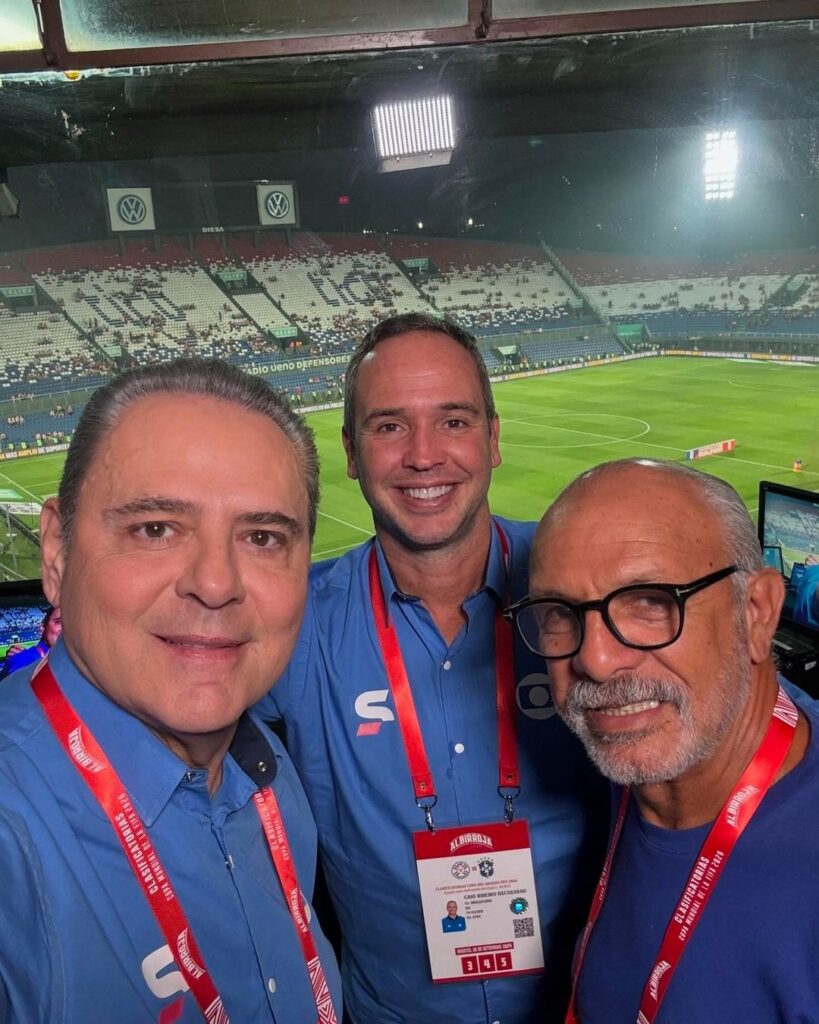 Torcedores do Flamengo reclamam de narrador da TV Globo torcendo para Corinthians