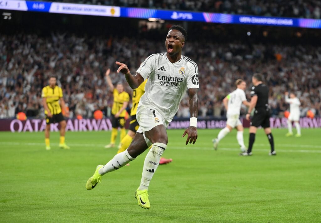 Vinicius Junior, do Real Madrid, comemora o segundo gol do seu time na UEFA Champions League 2024/25