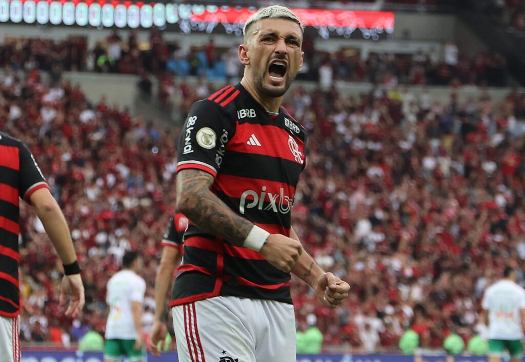 Arrascaeta comemora gol pelo Flamengo na final da Copa do Brasil