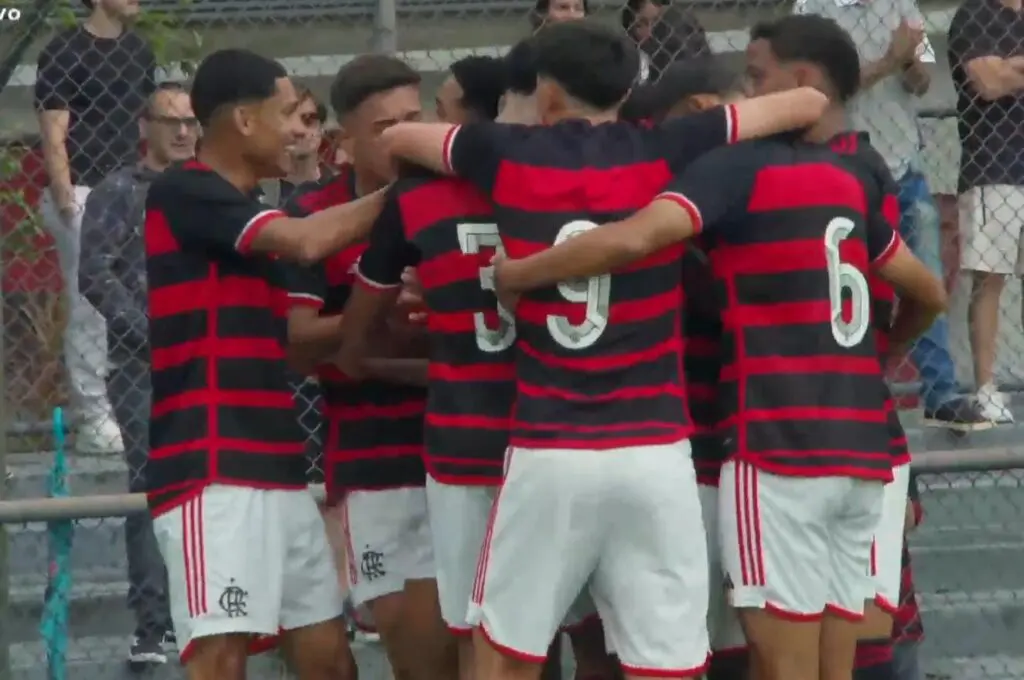 Vice de novo! Flamengo bate Vasco e é campeão carioca Sub-17