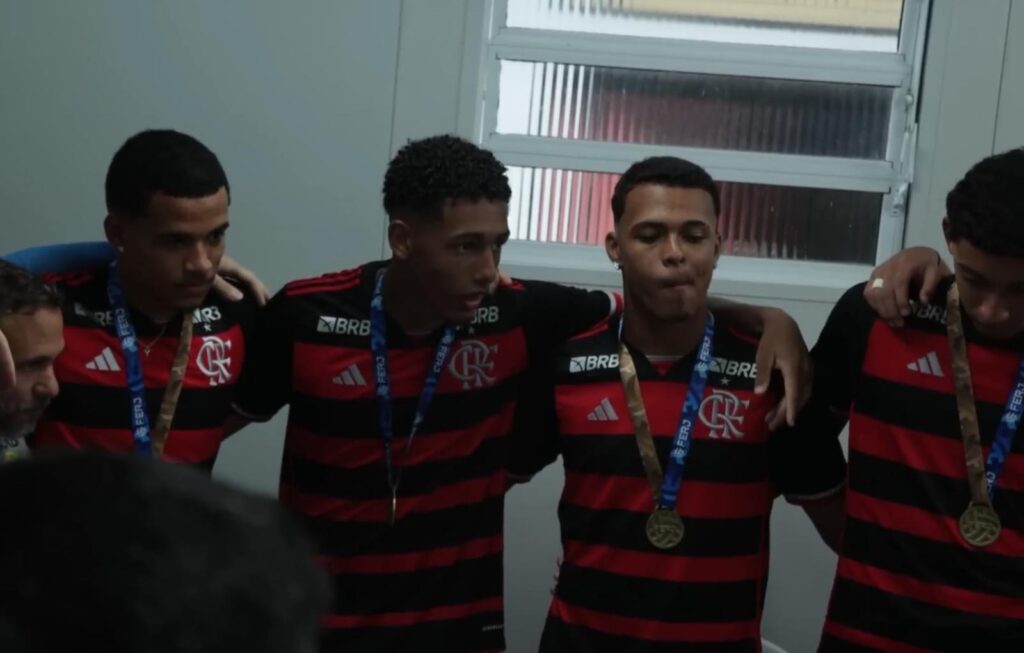 Atletas do Flamengo Sub-17 falam em fim de ciclo: ‘Geração vitoriosa’