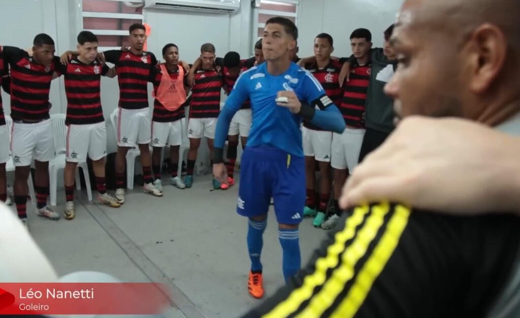 Daniel Franklin e Nannetti inflam vestiário com falas sobre sacrifício, Gávea e Manto Sagrado antes de título do Sub-17