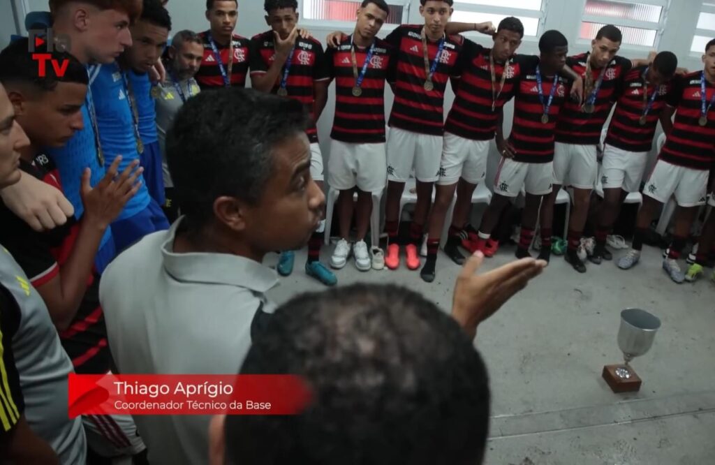 Thiago Aprígio em roda no Flamengo