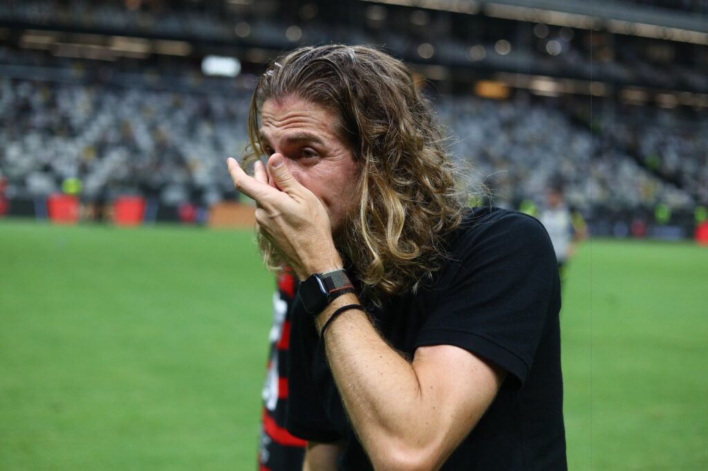 filipe luís após título da copa do brasil do flamengo