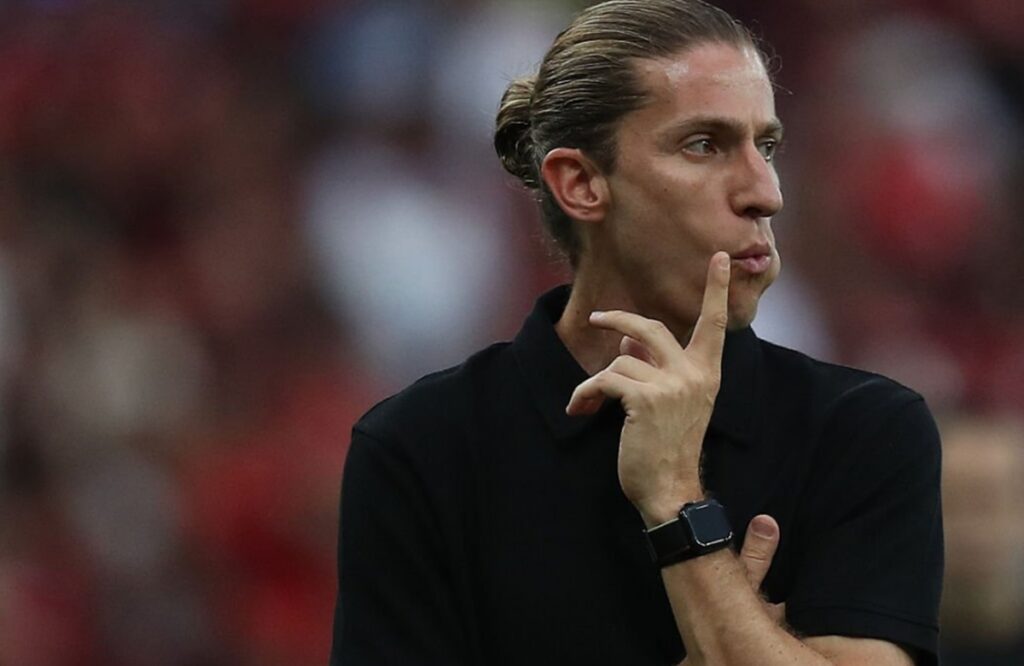 filipe luís em jogo do flamengo no brasileirão