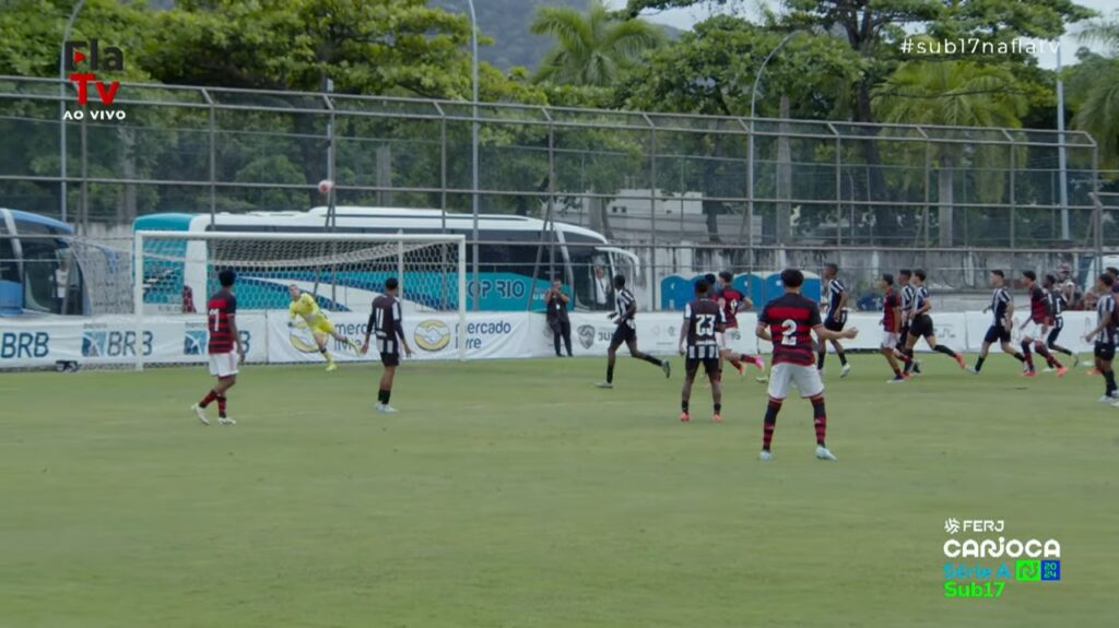 Flamengo reage após sustos e se classifica para final do Carioca Sub-17