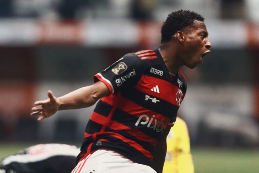 plata vira o herói do flamengo