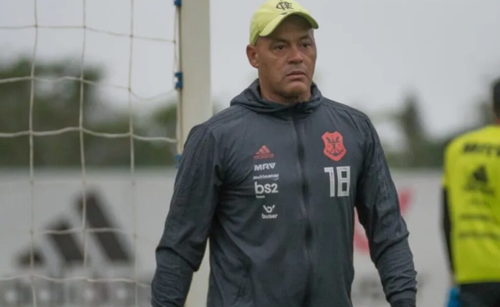 wagner miranda em treino do flamengo no ninho do urubu